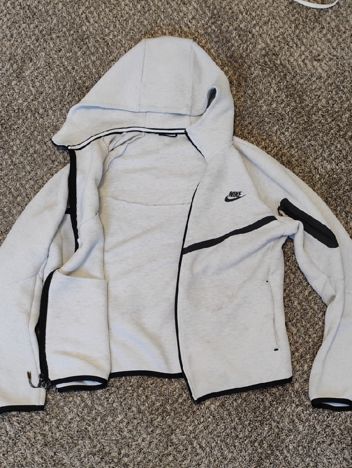 White Nike Tec